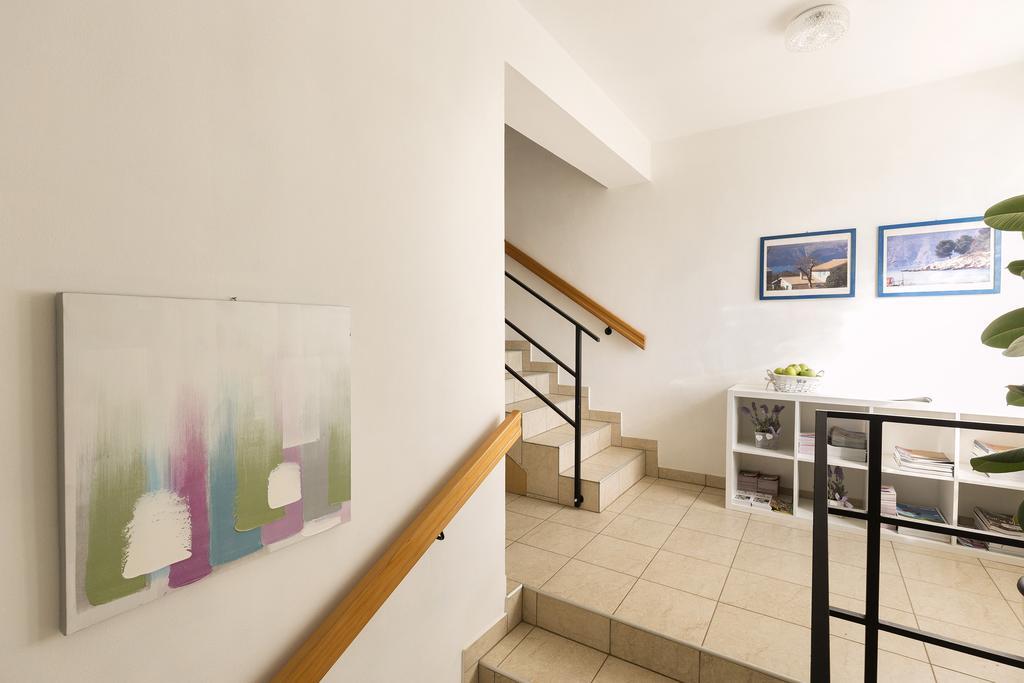 Apartments Renata Pinezici  Exterior photo